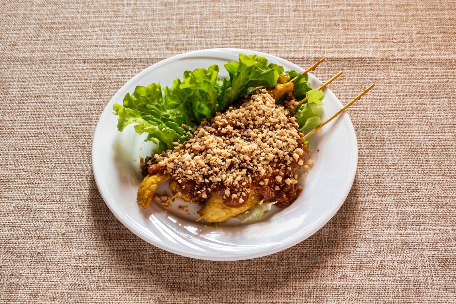 Brochettes de poulet sauce saté